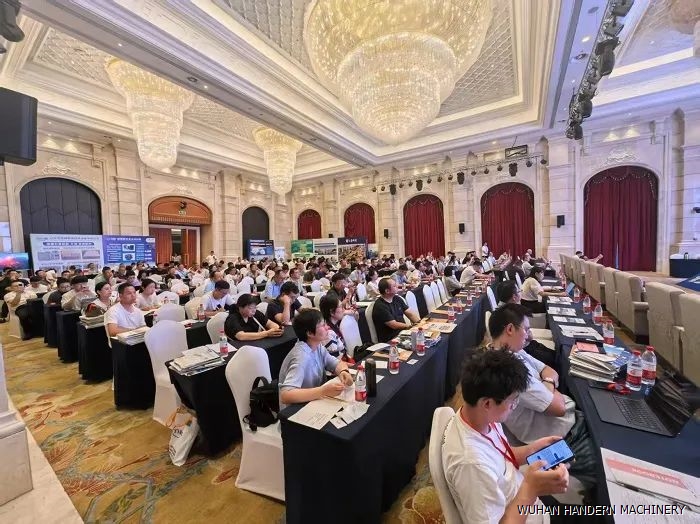 Pictures of the Phosphogypsum Hollow Sheet Production Line Exchange Meeting